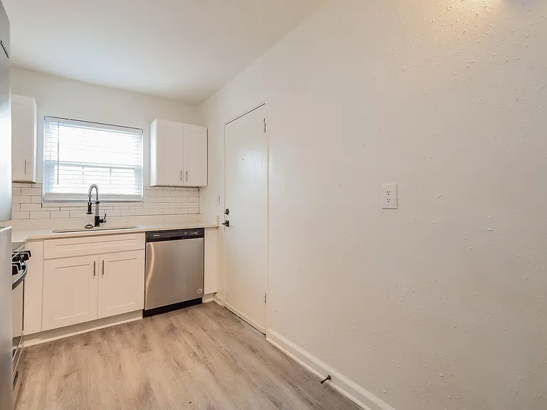 401 Clifton Rd NE #2 — Photo 5
