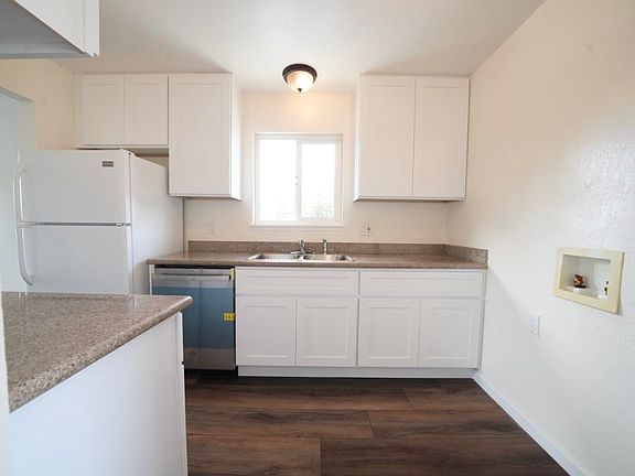 5th image of 100 Carolina St #B