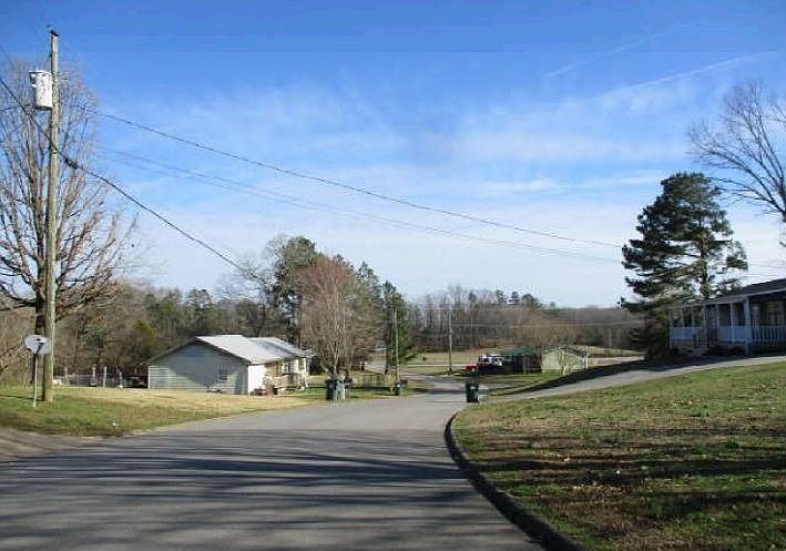 Exterior Neighborhood (street photo)