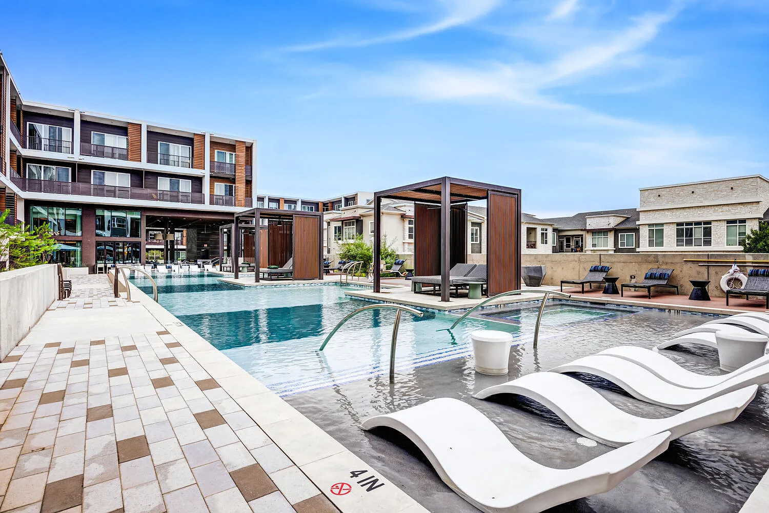 Lakeshore Pearl — Photo 1