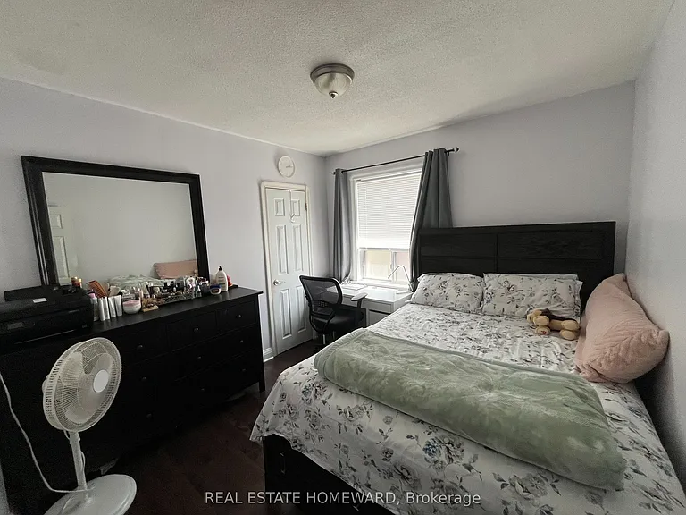 137 Harewood Ave — Photo 8
