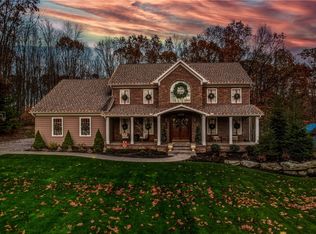 2489 Maria Ln, Hermitage, PA 16148