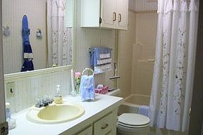 3rd image of 639 Abbeyview Dr
