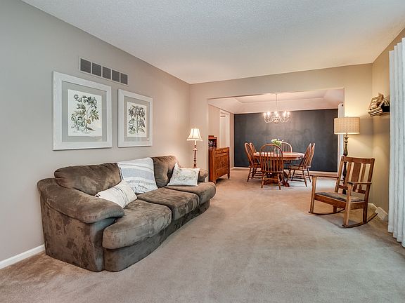 4th image of 308 SW Lake Village Blvd