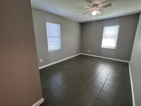 5th image of 108 Scott Dr #2