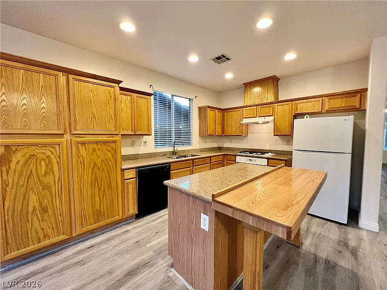 9884 Mount Madera St — Photo 10