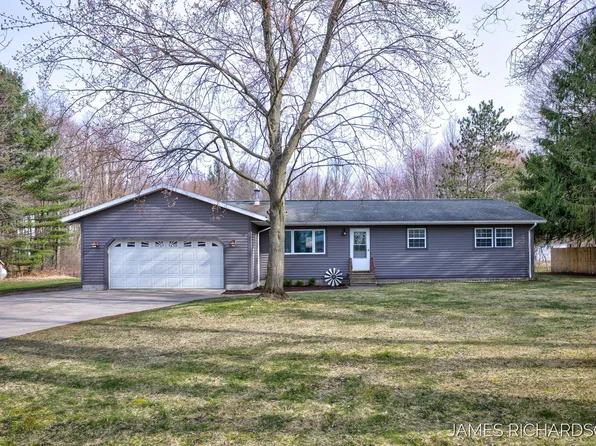 5454 E Sternberg Rd, Fruitport, MI 49415