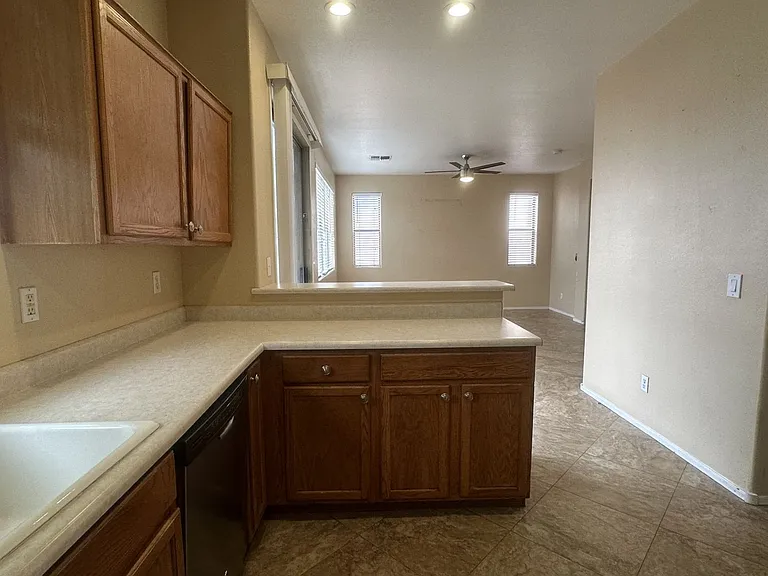 8927 E Crescent Ave — Photo 17