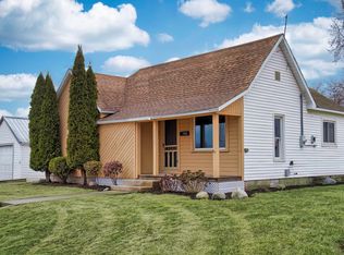 22207 Hickory St, Woodburn, IN 46797