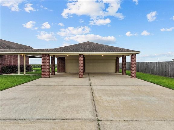 4th image of 3911 Palm Crest Dr
