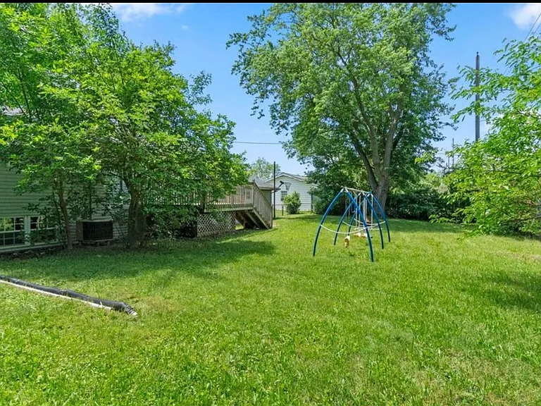 1005 E Washington Center Rd — Photo 20