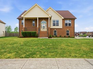 1700 Winterhaven Ct, Clarksville, TN 37042