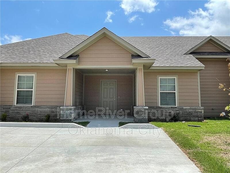 1st image of 1002 SW 91st St