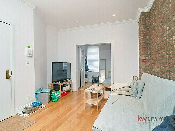 5th image of 325 E 83rd St APT 3A