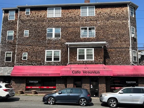 21 Bessom St #6, Marblehead, MA 01945