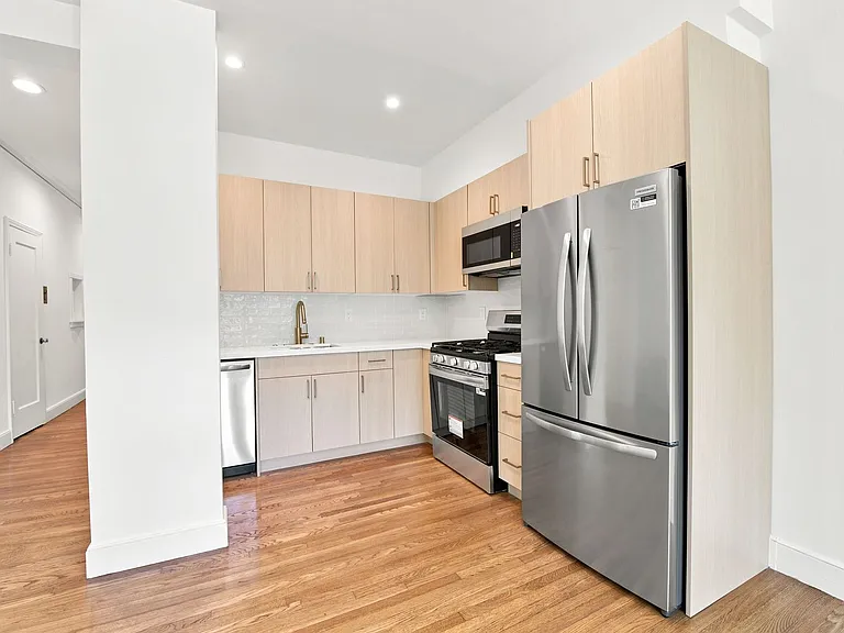 1734 Greenwich St #2 — Photo 10