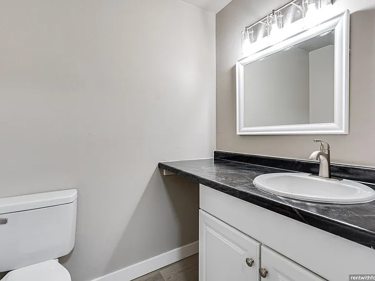 Maple Crest Apartments (Calumet Grove) — Photo 18