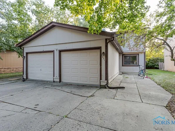 1021 Valley Side Dr, Maumee, OH 43537