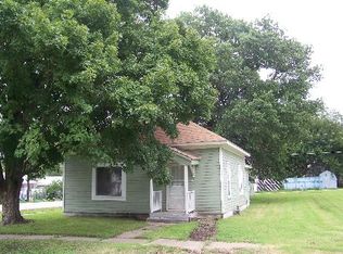 1002 S Washington Ave, Chanute, KS 66720