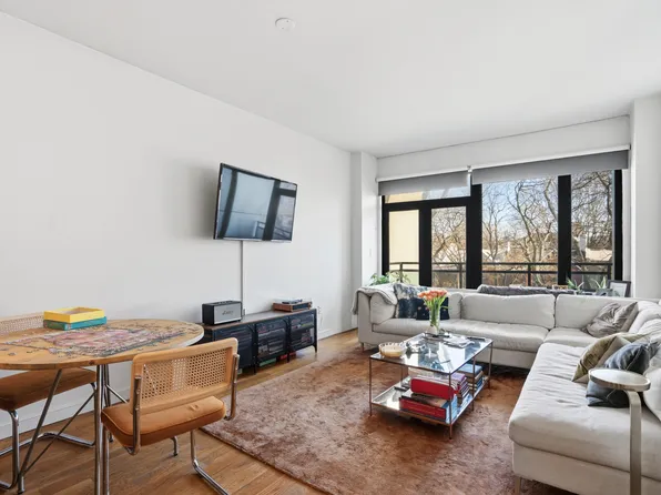 122 Vanderbilt Avenue image 1 of 12