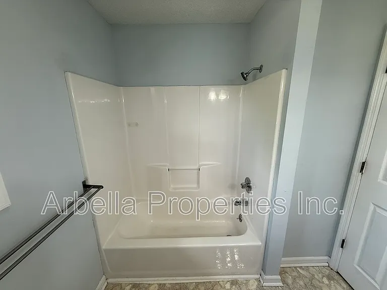 390 Erwin Hwy #2 — Photo 14
