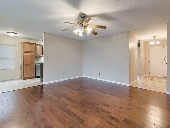 4th image of 4110 Fogle Dr