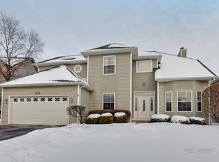 33807 N Summerfields Dr, Gurnee, IL 60031