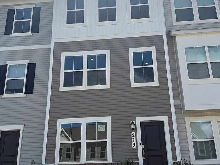 279 Sandy Bottom Cir — Photo 1