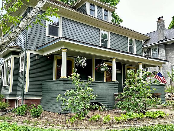2nd image of 1553 Grand Ave