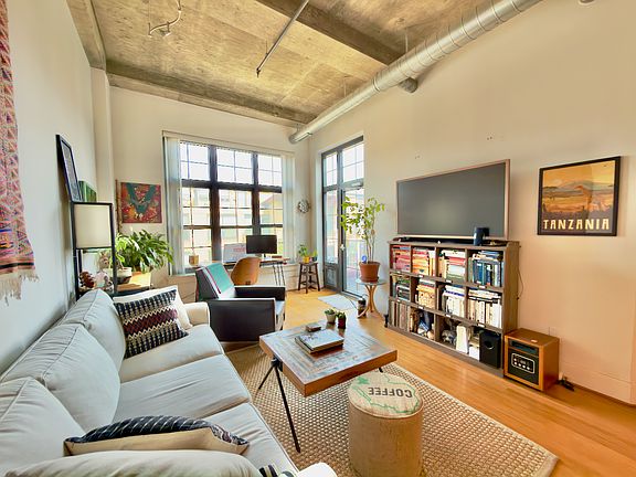 4th image of 2328 Champlain St NW APT 420