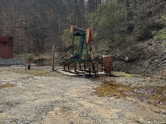 4th image of 4242 Right Fork Georges Creek Rd