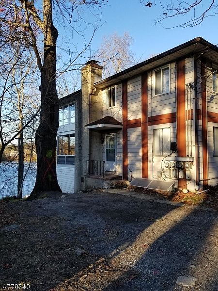 1st image of 360A Lake Shore South