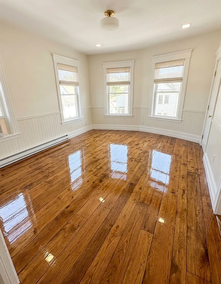 3 bed, 1200 sqft, $2,000 — Photo 2