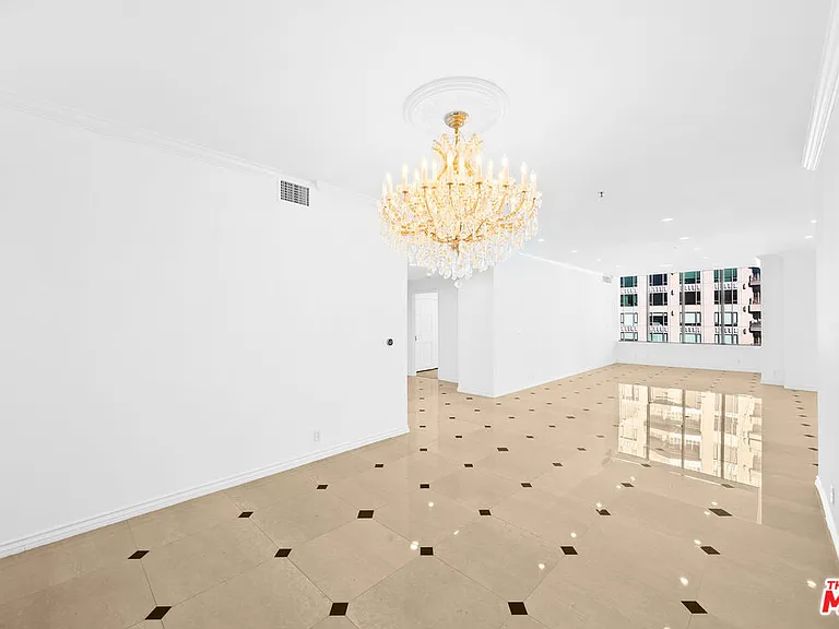 10724 Wilshire Blvd #Penthouse 1505 — Photo 8