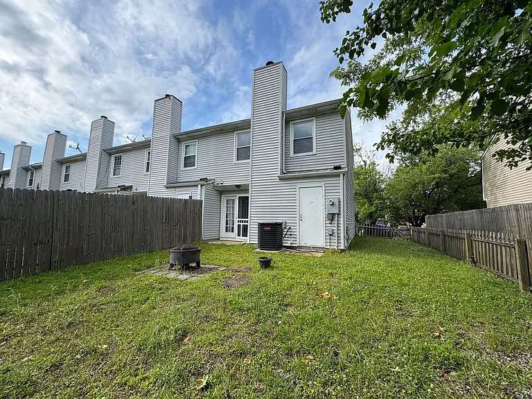 1568 Jameson Dr — Photo 8