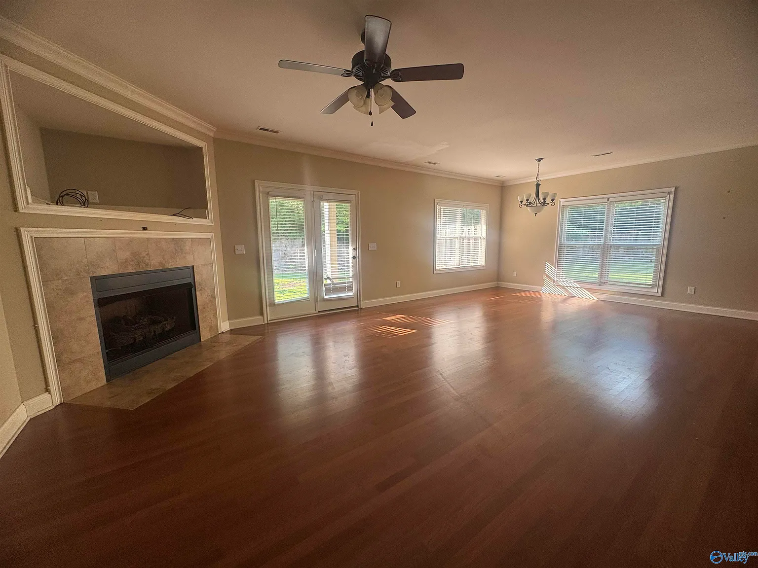 3 bed, 2.5 bath, 2154 sqft, $1,750 — Photo 4