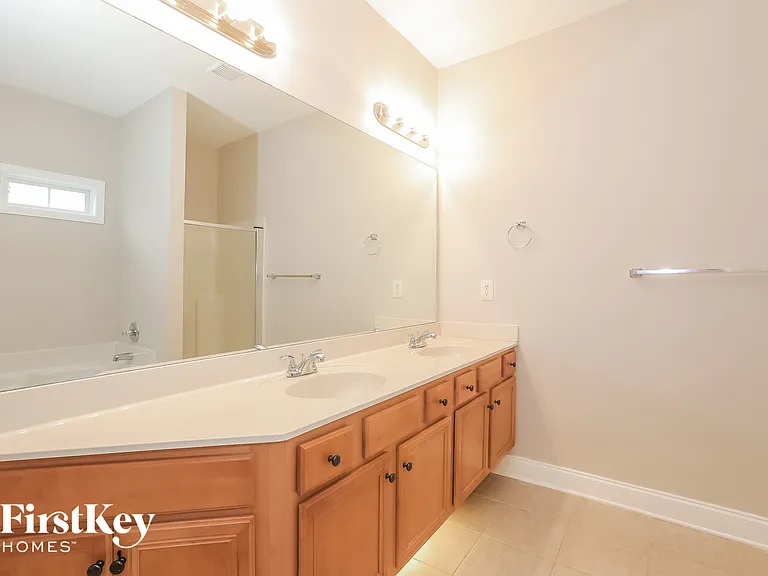 495 Roland Manor Dr — Photo 8