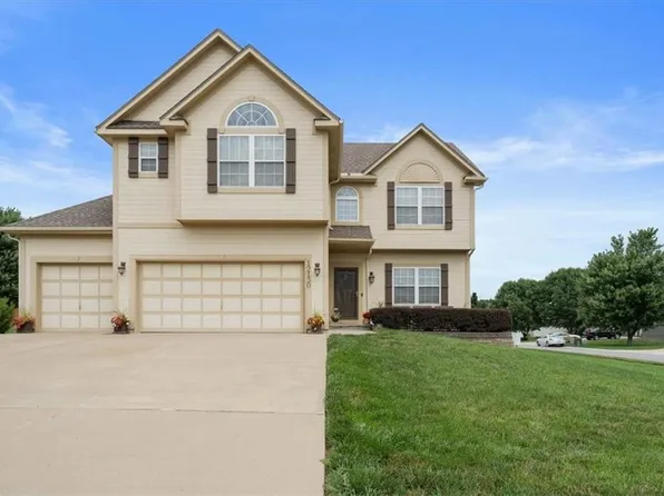 12130 Clubhouse Dr, Kansas City, KS 66109