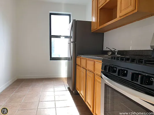 Rented by Realty 2000 Corp | media 3