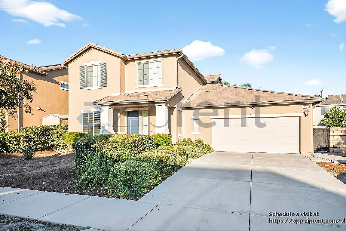 4 bed, 2289 sqft, $3,800 — Photo 1