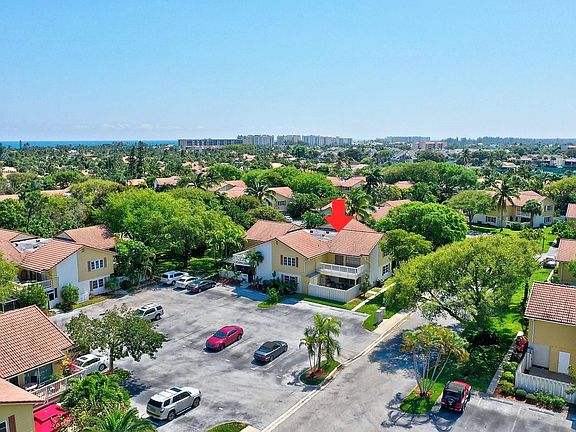 4th image of 212 Seabreeze Cir #212
