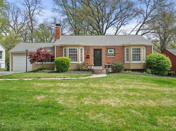 1146 Culverhill Dr, Saint Louis, MO 63119