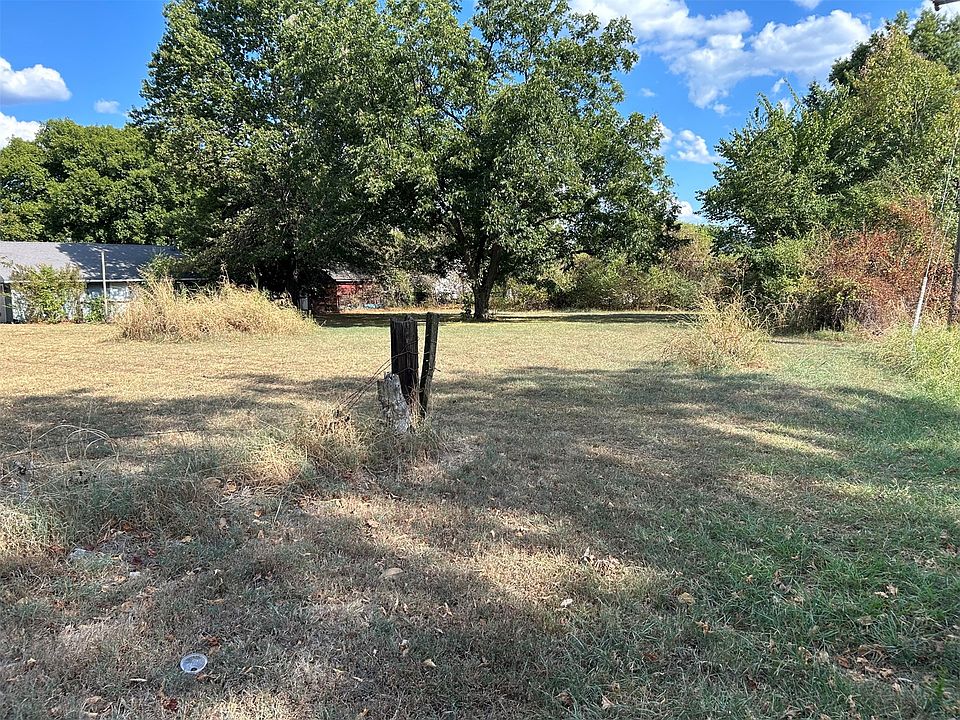 2nd image of E Coppinger Ave