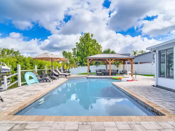 4636 Bay Crest Dr, Tampa, FL 33615