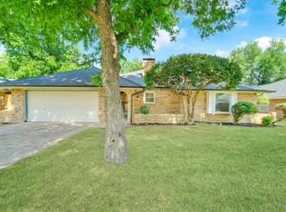 1520 Berkeley Dr, Mansfield, TX 76063