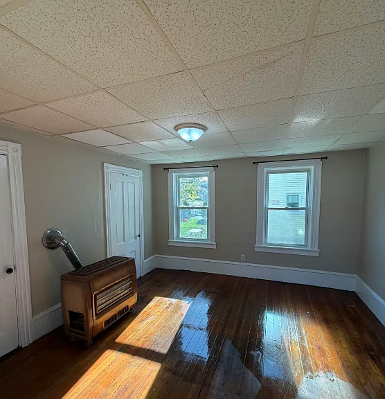 328 336 5th St Unit 1 Fall River Spacious 2 Bedroom in Corky Row Historic District! Great Location — Photo 13
