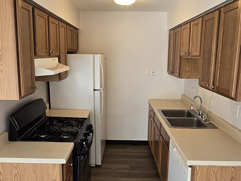 1125 Dickens Way #B — Photo 9