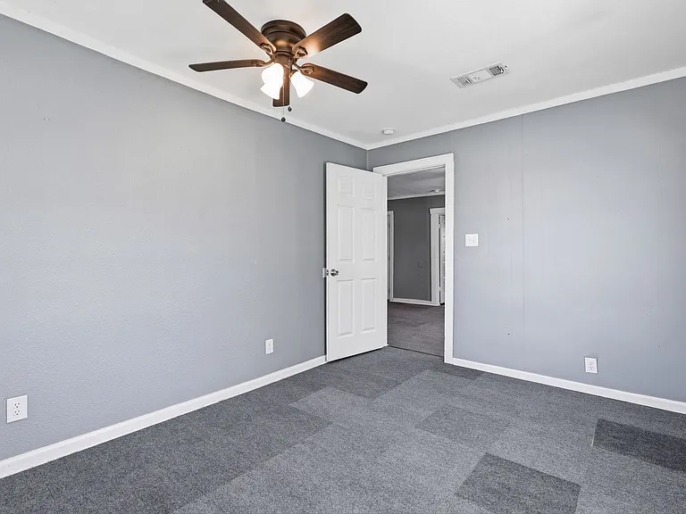 808 Mill St — Photo 18