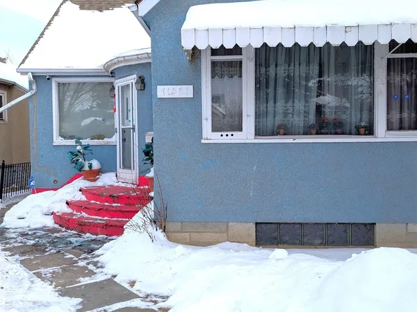 11321 101st St NW, Edmonton, AB T5G 2A6