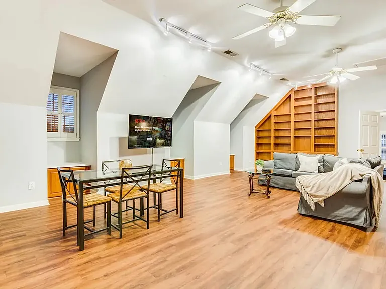 Building's Lounge